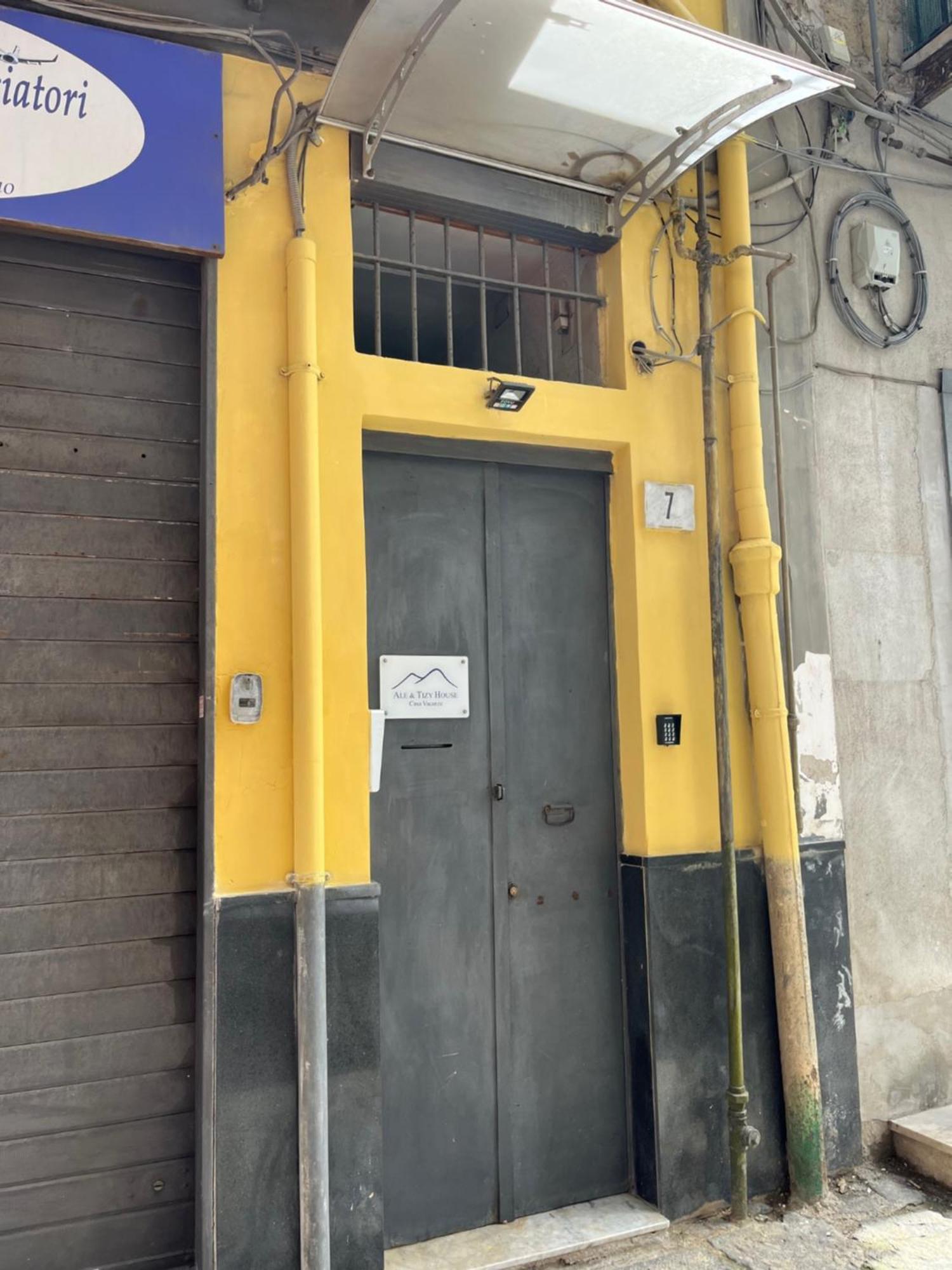 Ale & Tizy House Bed & Breakfast Napoli Exterior foto